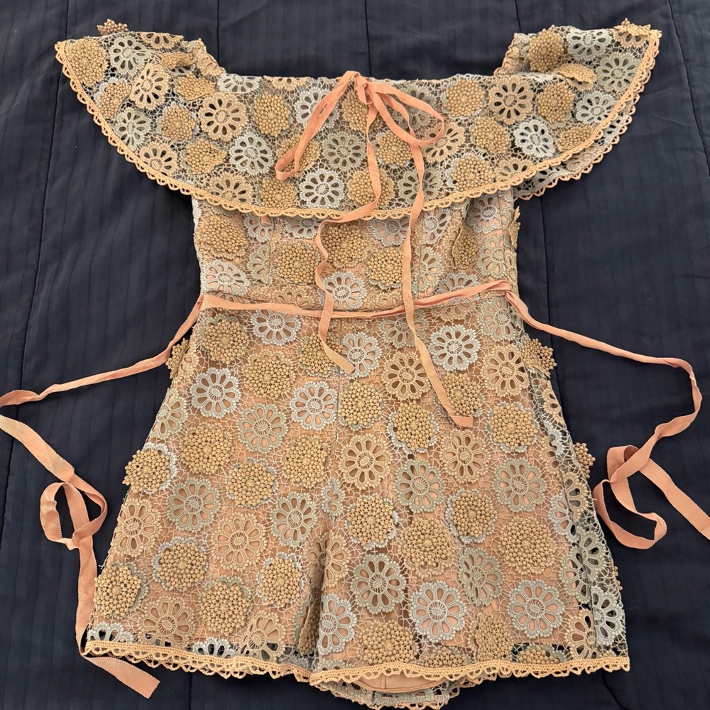 Alexis Textured Patterned Halter Neck Off-The-Shoulder Romper Size Small - Picture 5 of 17